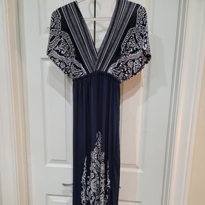 Navy blue and white pattern maxi dress Size Small